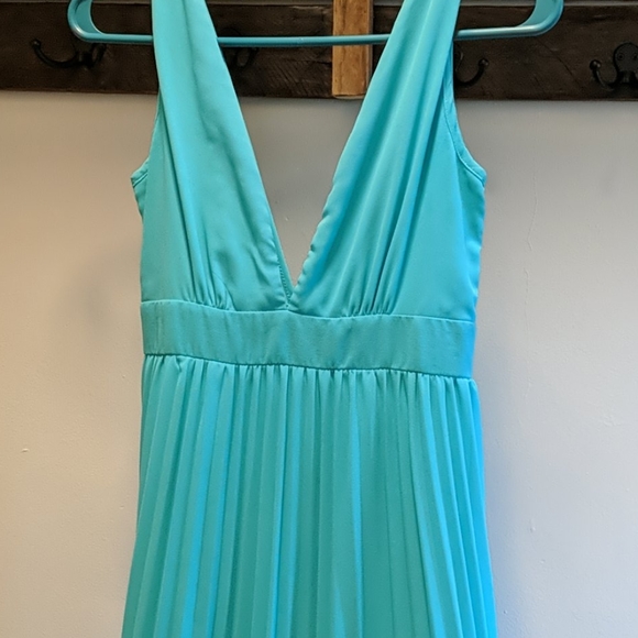 Gown - Picture 2 of 2